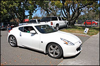 white_370z